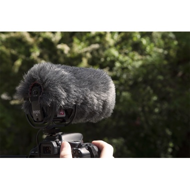 055465_rode_videomicpro_windjammer_inuse